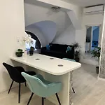 Picur Es Mano Apartmanja Διαμέρισμα