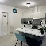 Picur Es Mano Apartmanja Διαμέρισμα Baja