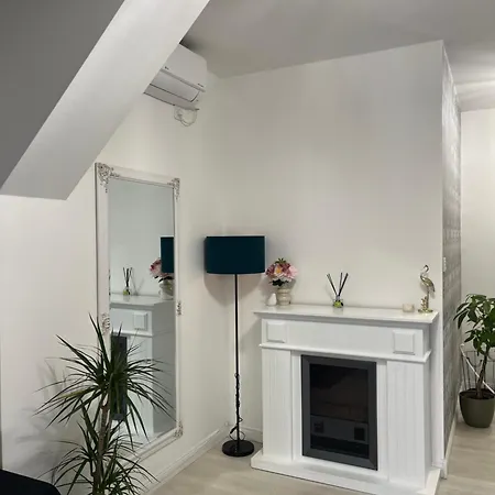 Picur Es Mano Apartmanja * バヤ