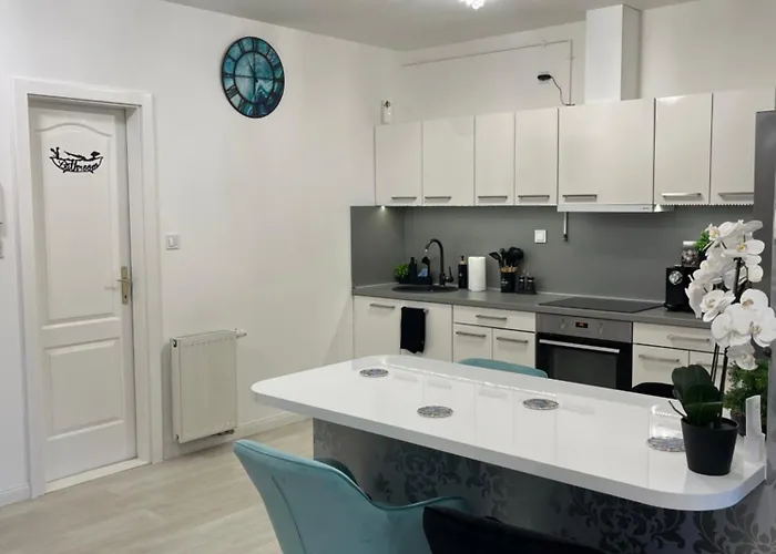Picur Es Mano Apartmanja Apartmán Baja